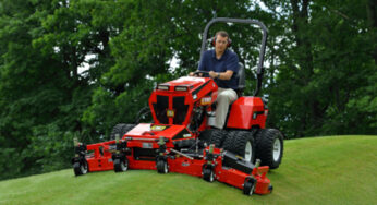 Steiner Introduces New Flex Deck Articulating Mowing Attachment