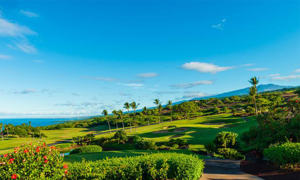 Hokulia is located on 1,260 acres along the Kona coast.