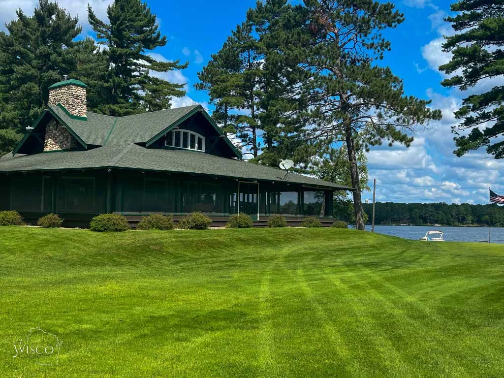 Plum Lake’s clubhouse is located directly on its beautiful namesake lake, an amazing post-round setting
