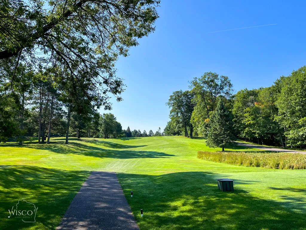 The view from the tee on Plum Lake’s demanding, uphill opening hole