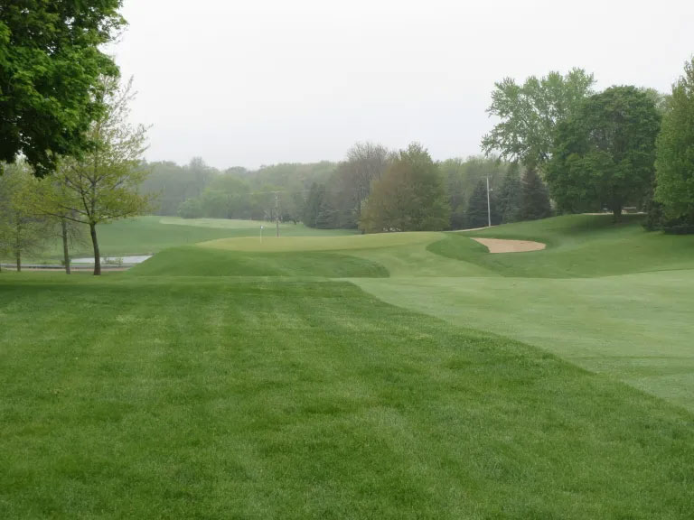 WBCC’s 2nd green from left of the fairway (2015)