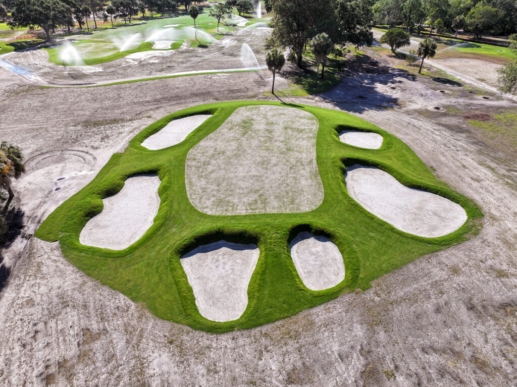 Well-protected green on par-4 8th hole