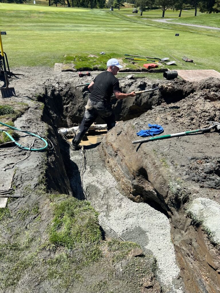 Blane Digging a Mainline Break on 16th hole Approach