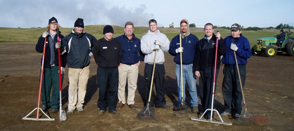 'Turfees' volunteering at Bandon Dunes 2006